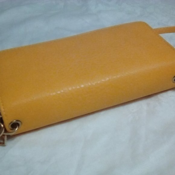 Yellow shoulder wristlet zipper clutch bag - Picture 6 of 6